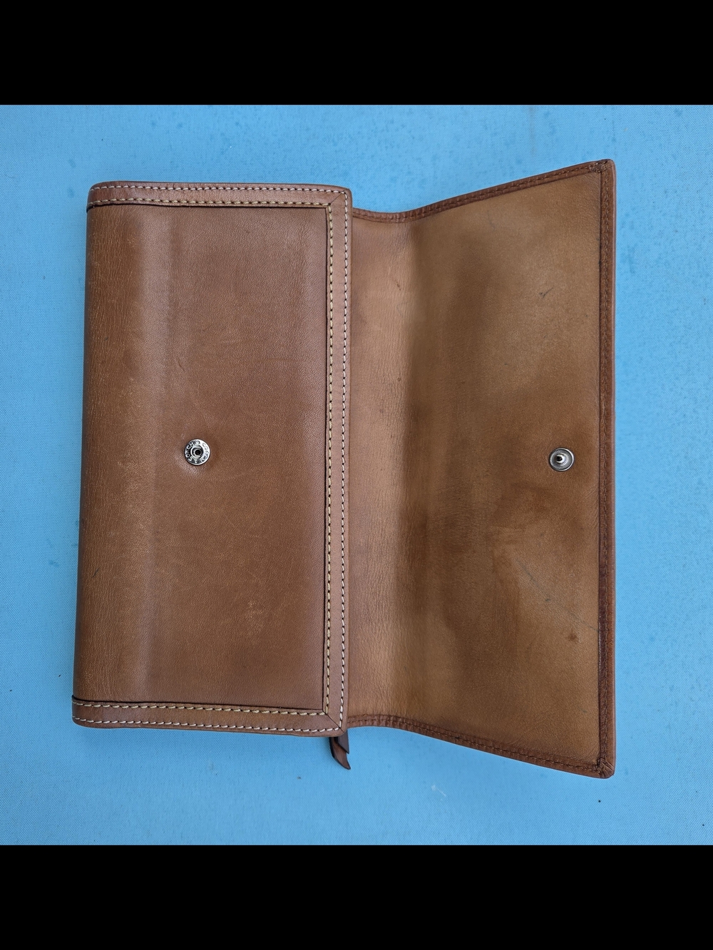 Coach British Tan Leather Continental Tri-Fold Wallet - Picture 9 of 16